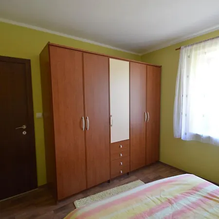 Holiday In Tribalj 26802 度假居 *